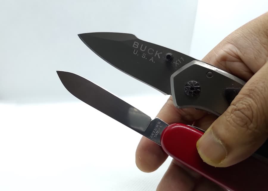 Pocket Knife vs Multi Tool